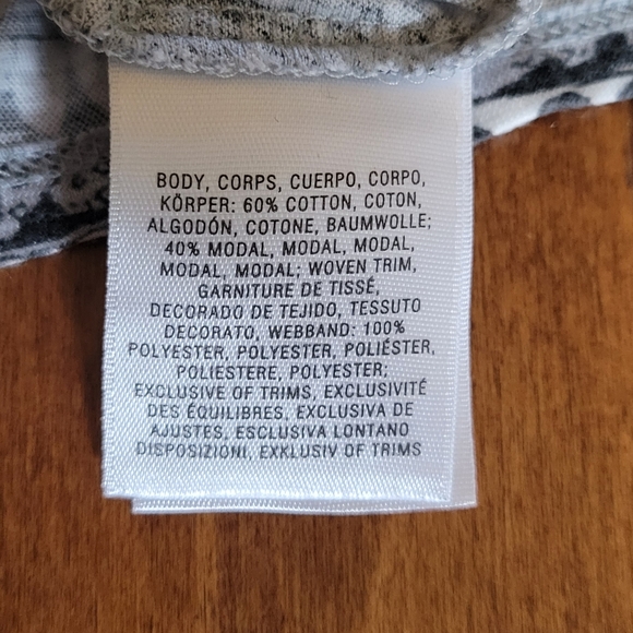 Like New Anthropologie Akemi + Kin Mixed Media Top - Picture 10 of 10